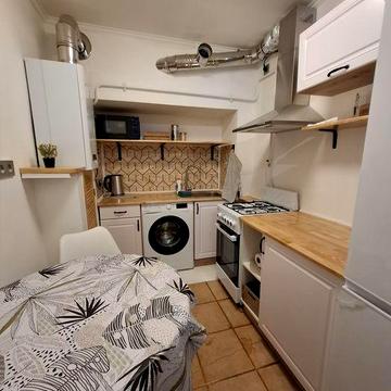 Здам БЕЗ КОМІСІЇ 2 кімнатну квартиру в центрі