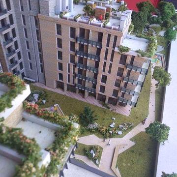 Сдам студия жк пространства неделена новая с дорогой мебелью техникой