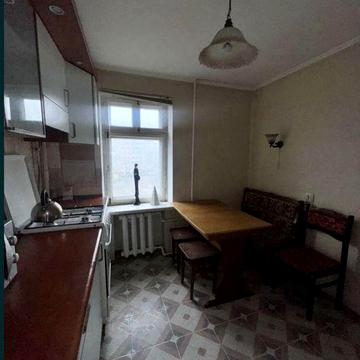 Двухкомнатная квартира на среднем этаже у моря