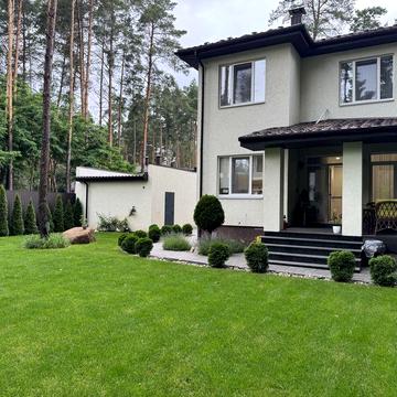 Затишний комфортний будинок