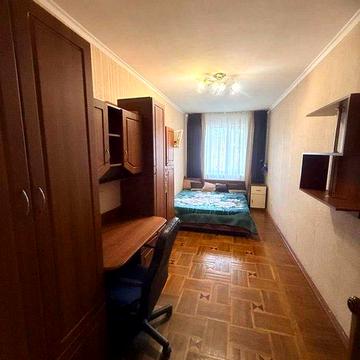 Продам  2-кімнатну квартиру на Черемушках вул.Генерала Петрова/Гайдара