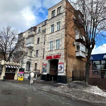 Продається 1 кімнатна квартира в Центрі