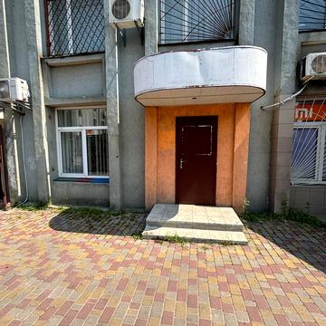 Прибузька вул., 8