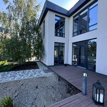 Продаж будинку в Підгірцях з озером і тенісними кортами