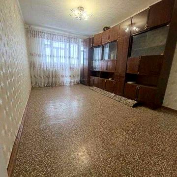 Продам квартиру 3 ком. Метро Индустриальная