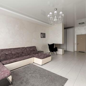 Дніпровська набережна вул., 14