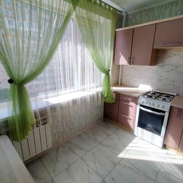 Академіка Сахарова вул., 40