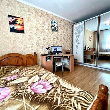 Продається 3-х кімнатна квартира в гуртожитку на Київській