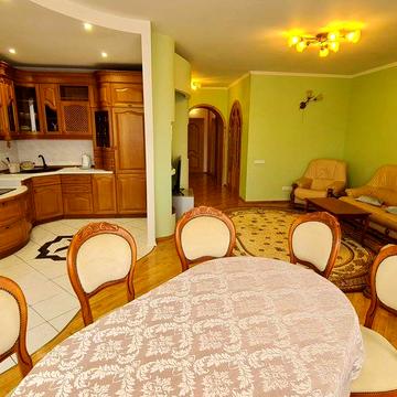 Оболонь, пр-т Івасюка.