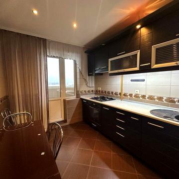 Пролам 3-кімнатну квартиру . Північний