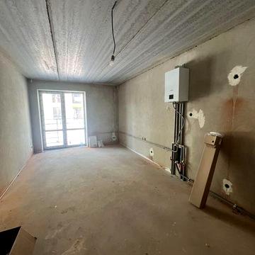 Велика студія з індивідуальним газовим опаленням