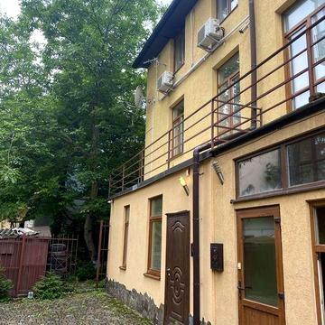 Оренда 3 кім квартири на вул Стороженка