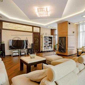 Продаж простора квартира загальною площею 240 м² вул. Володимирська