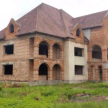 Продаж будинку в Богородчанах з великою ділянкою та 2-ма ставками.