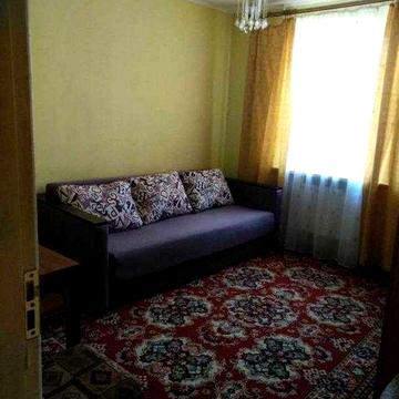 Продам 2х кім гостинку, метро 15 хвилин.