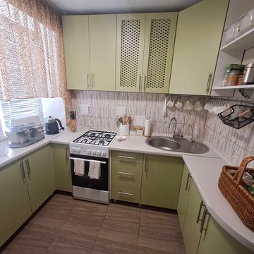 Продаю 3 комнатную квартиру с ремонтом,, Кораб район