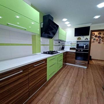 Здається простора 3х км квартира!!!