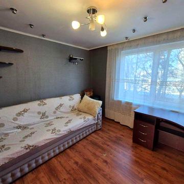 Трёхкомнатная на Транспортной/Среднефонтанская.