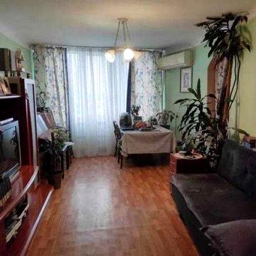 3 кімнатна, простора квартира Льва Ландау.