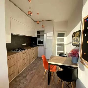 Павла Лі пров. (Московський), 2-Б