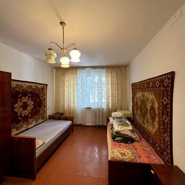 Здам 3 км.на Польовій ,можливо короткий  термін