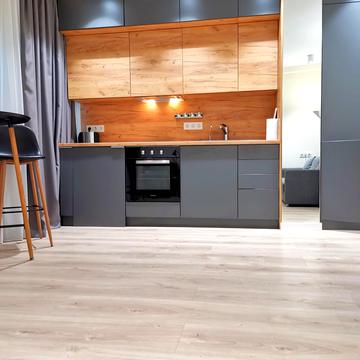 Володимирська вул., 76