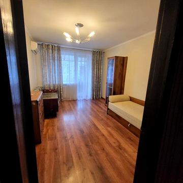 Вільна окрема кімната , підселення  для прац дівчини