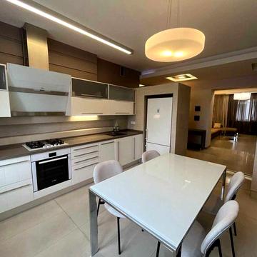 Аренда 3-комнатная квартира в новострое в центре