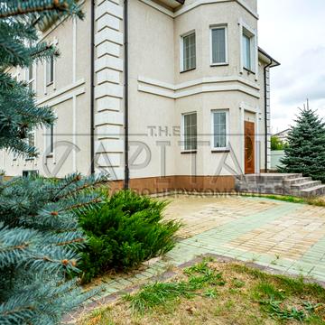 Європейська, 25