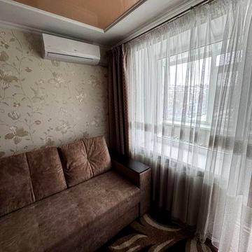 Соборності 26/14 парковка у дворі центр міста