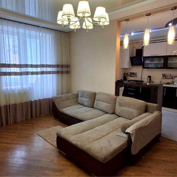 Продається 3 кімнатна квартира біля парку Шевченка