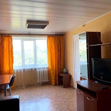 Двокімнатний готельний номер (стандарт) в центрі міста