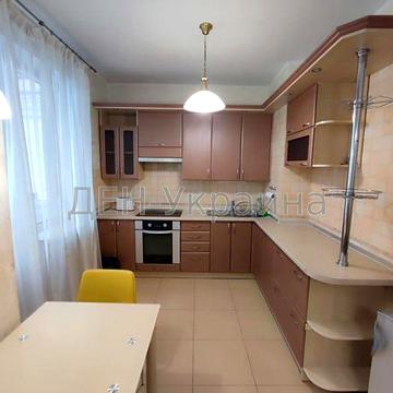 Оренда євро 1-к на Подолі у сучасному будинку, Почайнинська 25/49.