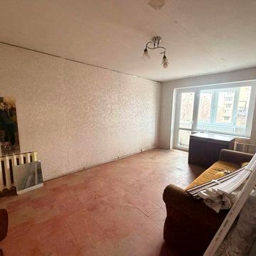 Продається квартира "Малосімейка" на 17 кварталі.