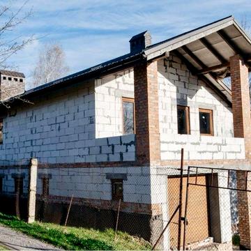 Будинок в смт Брюховичі