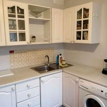 Метро Діміївська-7 хв. пр. Голосіївський,15а. Будинок у дворі.