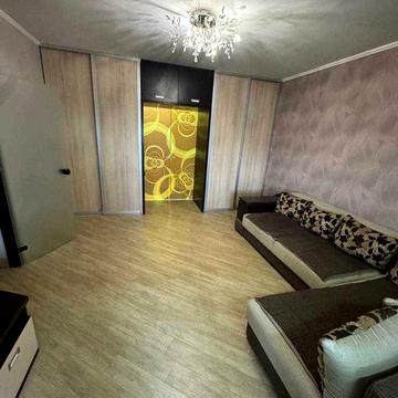 Продам  свою 4-комнатную квартиру на 4 станции Большого Фонтана