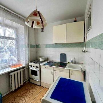 Продаж 2 кімнатної • Центр • Середній поверх • Цегла • Чешка