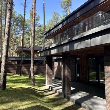 Будинок з ремонтом під чистову 220 м2 в мальовничому лісі. Білогородка