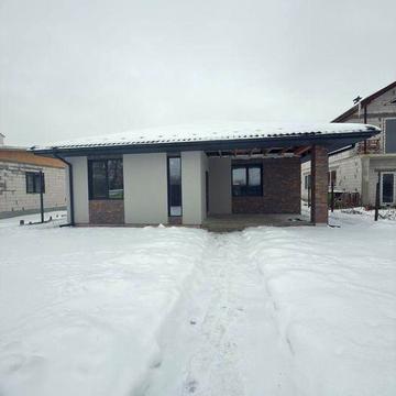 Одноповерховий будинок під чистову біля озера. Гостомель