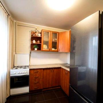 1-к, вул. Сортувальна, 19, з євроремонтом та гаражем