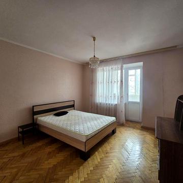 Здається 2х.кім квартира вул. Печерський узвіт 8