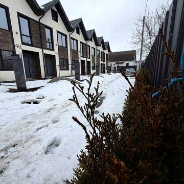 Продаж таунхауса в котеджному містечку, поруч з парком, газ