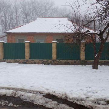 Продається два жилих будинки на одному подвір"ї р-н Червоного шляху