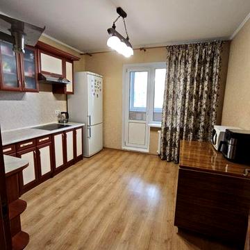 Драгоманова, 1г  Пчилки ВЛАСНИК чекаэ Терміново є ГЕНЕРАТОР ЖК Позняки 4 - а