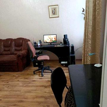 Продам великогабаритну 3-и к.квартиру біля Ковалівського парку.