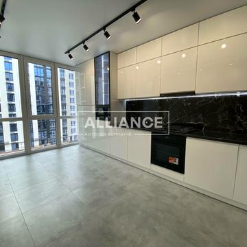 Героїв Миколаєва вул., 3