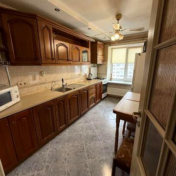 3 кім ЦЕНТР,80 м, Пʼятницька 49 р-н Цума