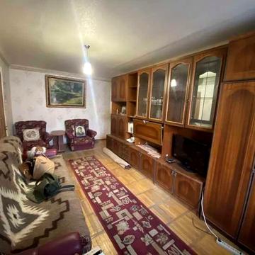 Світла 3-к квартира біля Дендропарку, 4/5