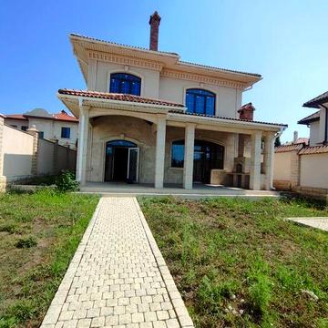 Качественный дом в элитном поселке Совиньон рядом с парком (196-688)